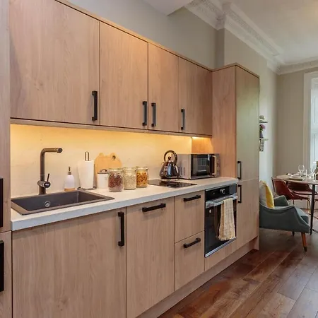 Old Town Modern Retreat - Near The Castle * エディンバラ