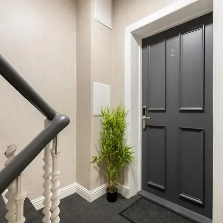 - Sleeps 2 - Princes St Close *