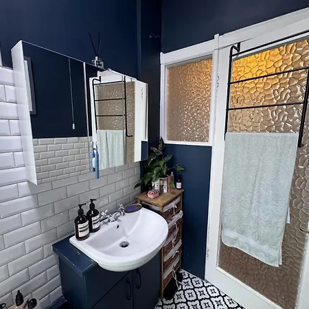 Gorgeous 2bdr With Unique Character In Εδιμβούργο