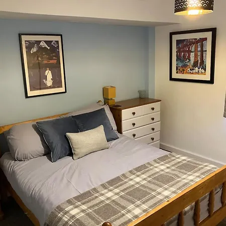 Welcoming And Homely 2 Bed In Location