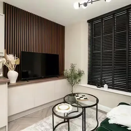 Apartment - Sleeps 2 - Princes St Close