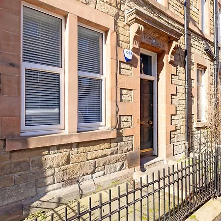 Refined 2-bed Flat With Classic Charm