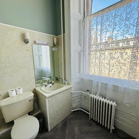 Eliza House Отель Эдинбург