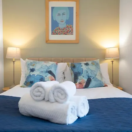 Cozy With Character Vibrant Style Flat At Leith Links Park شقة إدنبرة