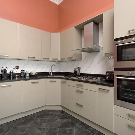 Castle - The Address Apartment Edinburgh
