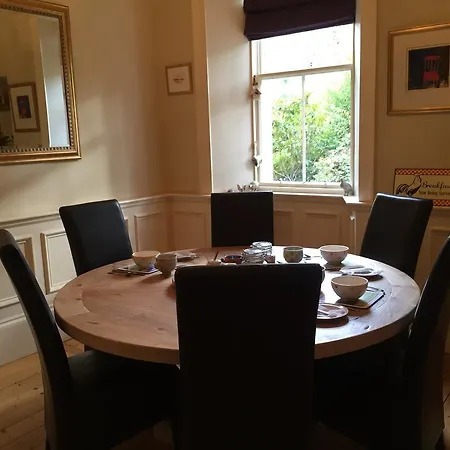 2 Douglas Crescent