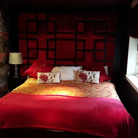 City Retreat Aparthotels Гостевой дом 4*
