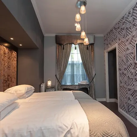 City Retreat Aparthotels 4* Эдинбург
