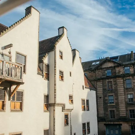 The Pavilion At Lamb's House *