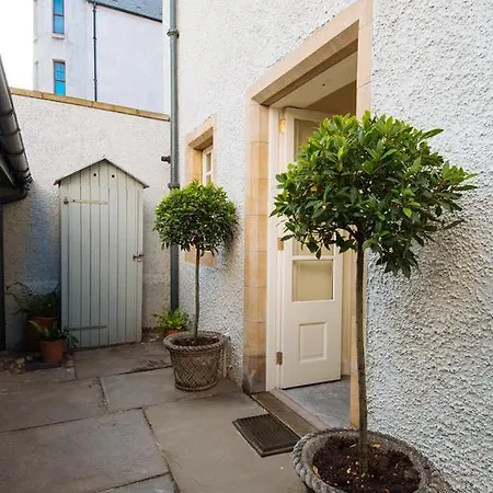 The Pavilion At Lamb's House *