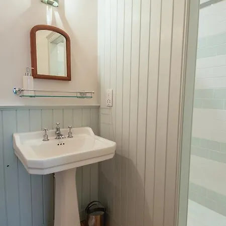 The Pavilion At Lamb's House אדינבורו