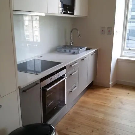 Meadows Apartments- In Quartermile شقة