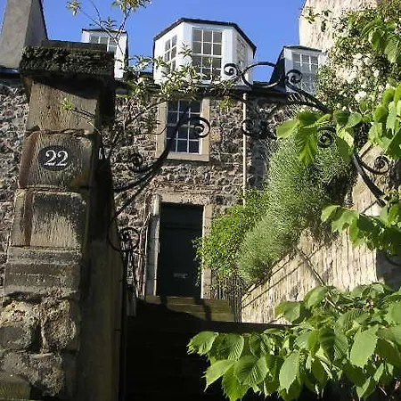 Calton Hill What A View * エディンバラ