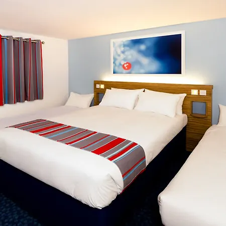 Travelodge Airport ホテル 2*