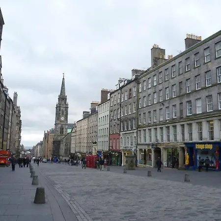 Clamshell Land - Royal Mile *