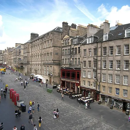 Апартаменты Royal Mile, Edinburgh - 2 Bedroom Apartment