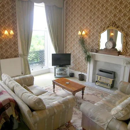 Regent Terrace, Central And Charming, Quiet Apartment