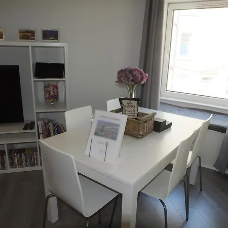 Apartament Lochrin By