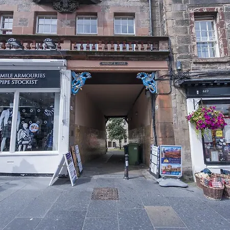 Apartment Writers View, Royal Mile Edinburgh