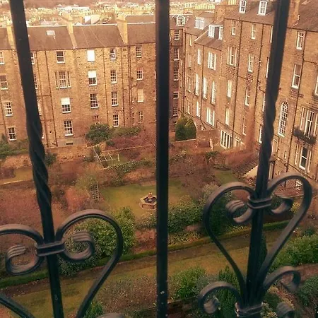 Fountain Court - Royal Garden