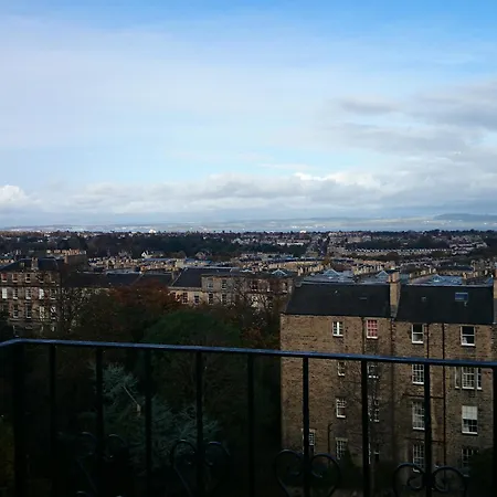 Fountain Court - Royal Garden