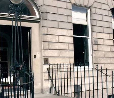 28 York Place 3* Эдинбург