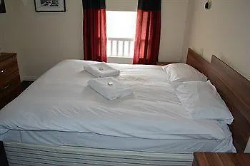 Abbots House - Hotell 2*