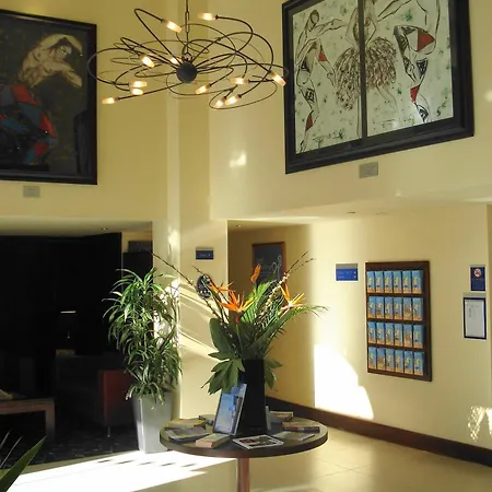 Express Centre By Ihg Hotel 3*