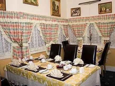 Lyncliff Bed & Breakfast 2*