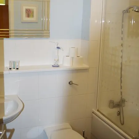 Hopetoun Street 3 Bedroom Apartment Apartment *