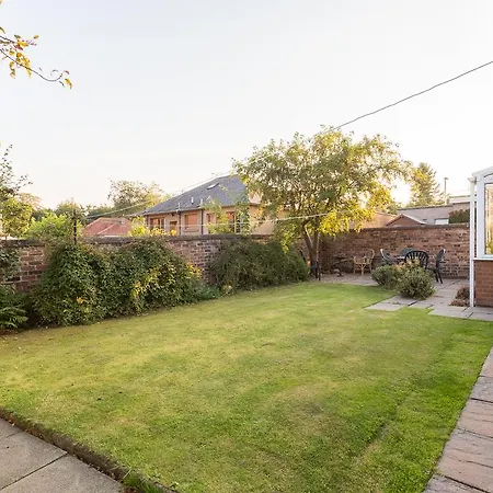 Woodlands Bungalow بيت للعطل *