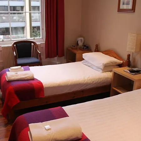 Dene Guest House, New Town 3*