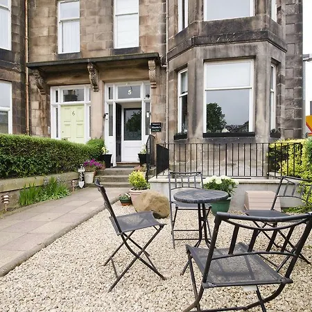 Martins Guest House 3*