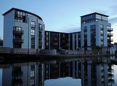 فونتين كورت - إي كيو 2 4*