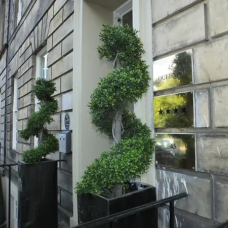 Guest house Queens 4*