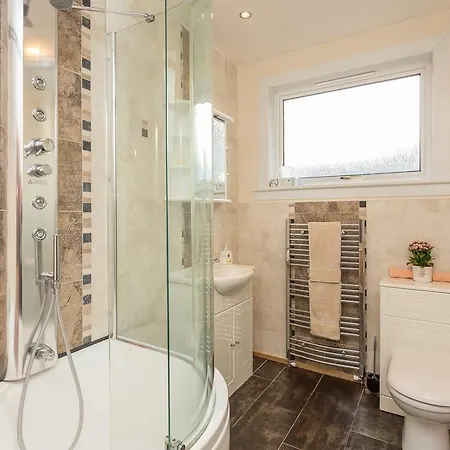 بيت للعطل Woodlands Bungalow *