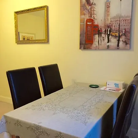 East Fountainbridge Apartment *