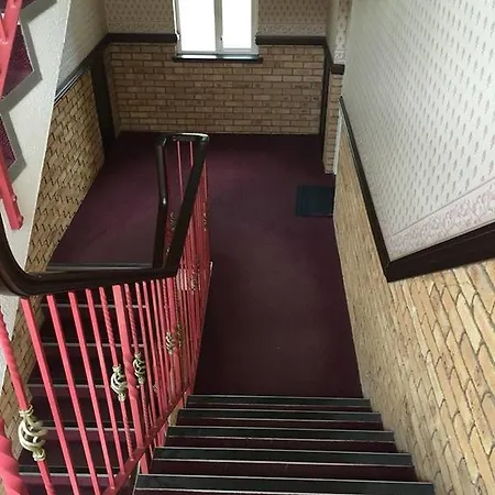 Haymarket Holiday Home, 3 Bedrooms & Parking *
