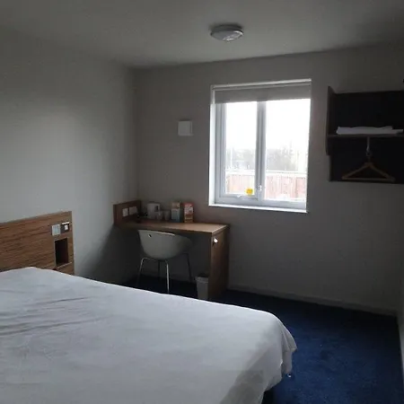ホテル Travelodge Airport エディンバラ
