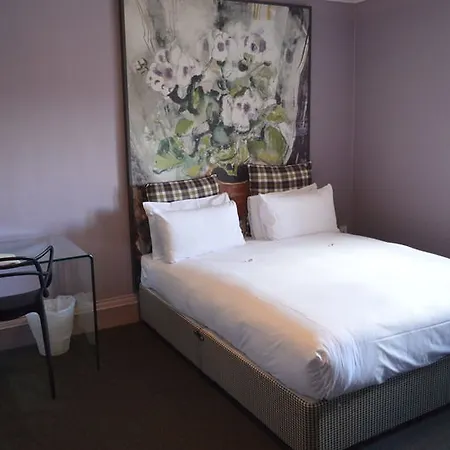 B+B Edinburgh Hotel