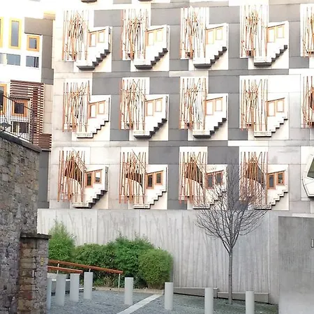 The Queens View Эдинбург