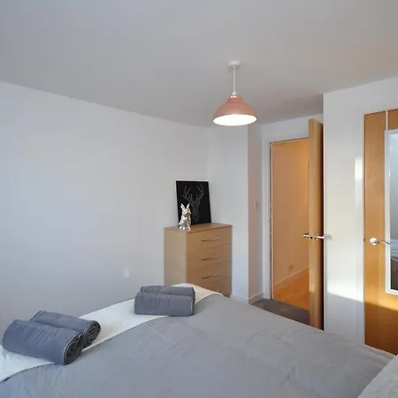 Quiet Spacious And Modern Sleeps 4 Edinburgh