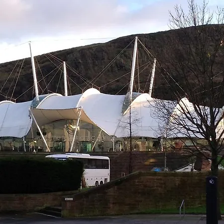 דירה The Park At Holyrood *