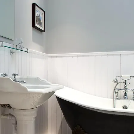 Διαμέρισμα Royal Mile Mansions 14 *