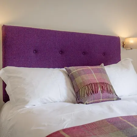 Апартаменты The Wee Thistle *