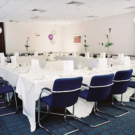 Express Centre By Ihg Hotel