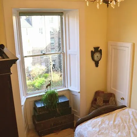Castle Views Apartment *