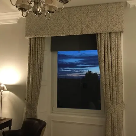 Martins Guest House 3*