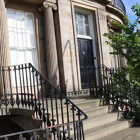 Апартаменты Haddington Place