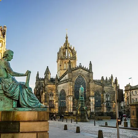 Adagio Royal Mile 4* Edimburgo
